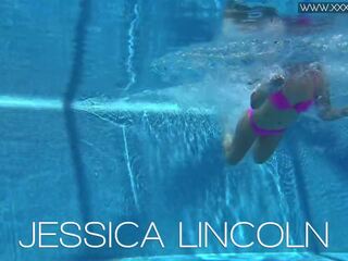 Inviting Jessica Lincoln Swims Naked in the Pool: Free xxx film 77