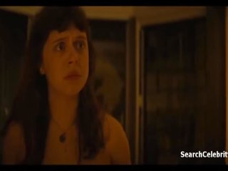 Bel Powley and Madeleine Waters - The Diary Of A Teenage daughter
